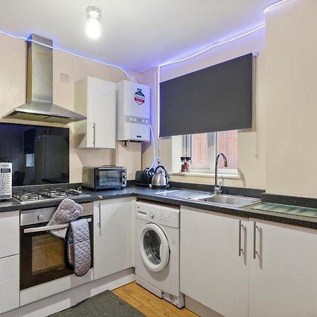 Lt Properties Unique Bungalow Style Spacious One Bedroom Apartment In Luton Town Centre Super Size Round Bed Netflix Exterior foto