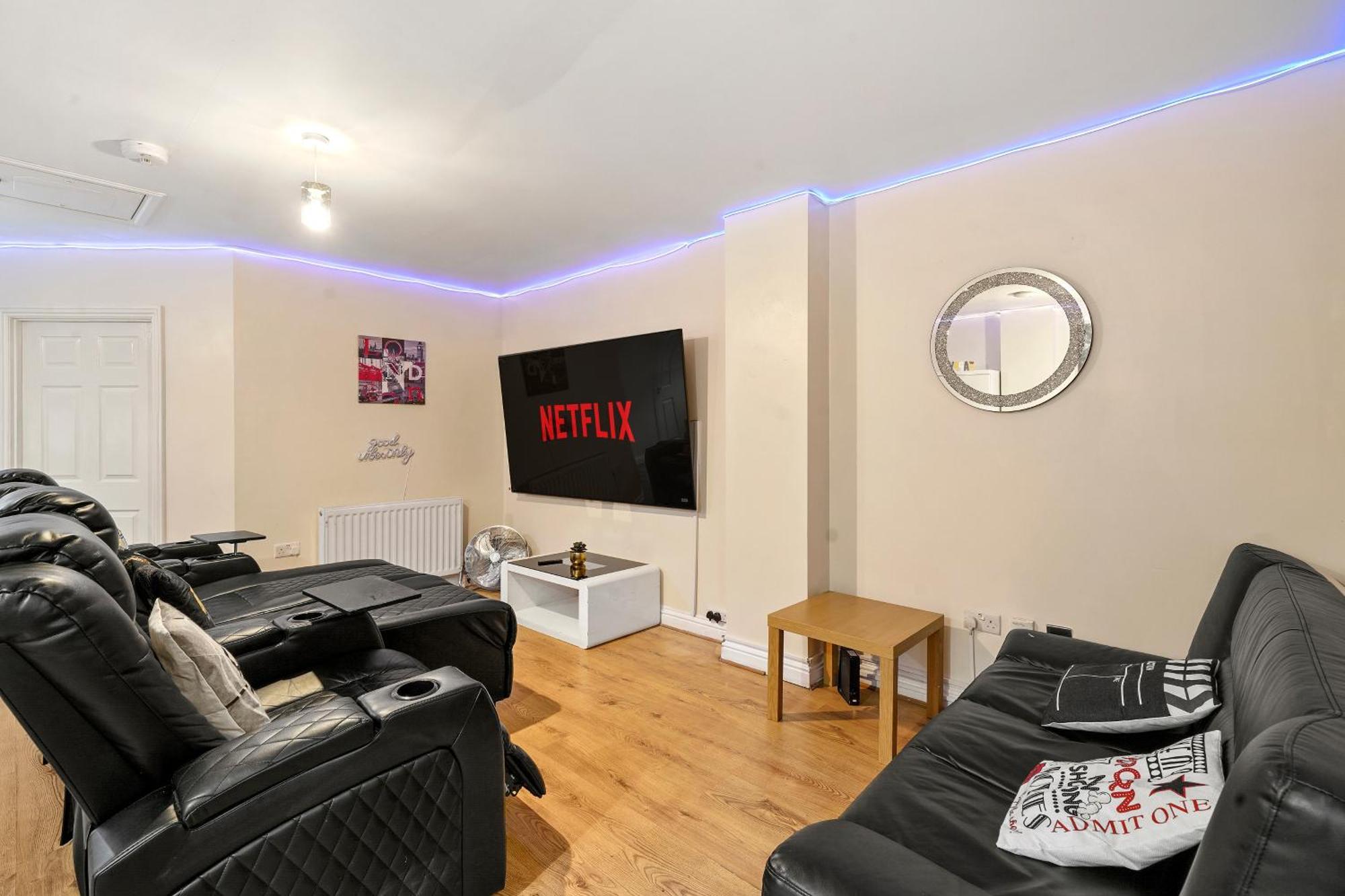 Lt Properties Unique Bungalow Style Spacious One Bedroom Apartment In Luton Town Centre Super Size Round Bed Netflix Exterior foto